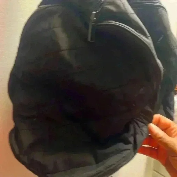 Vera Wang I Am A Princess Duffle Bag - Picture 6 of 8